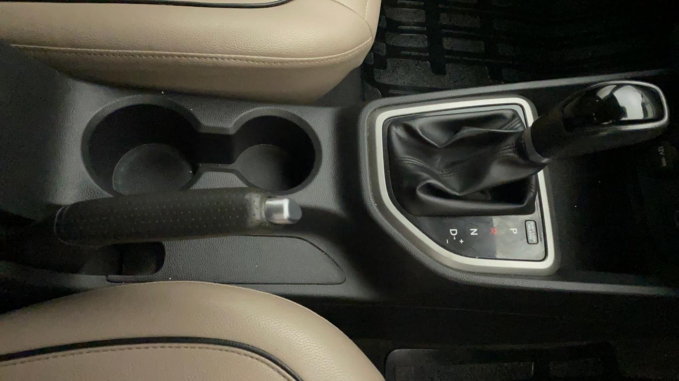 2017 Hyundai Creta SX PLUS AT 1.6 PETROL, Petrol, Automatic, 90,305 km, Gear Lever