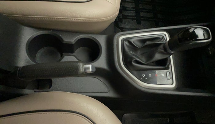2017 Hyundai Creta SX PLUS AT 1.6 PETROL, Petrol, Automatic, 90,305 km, Gear Lever