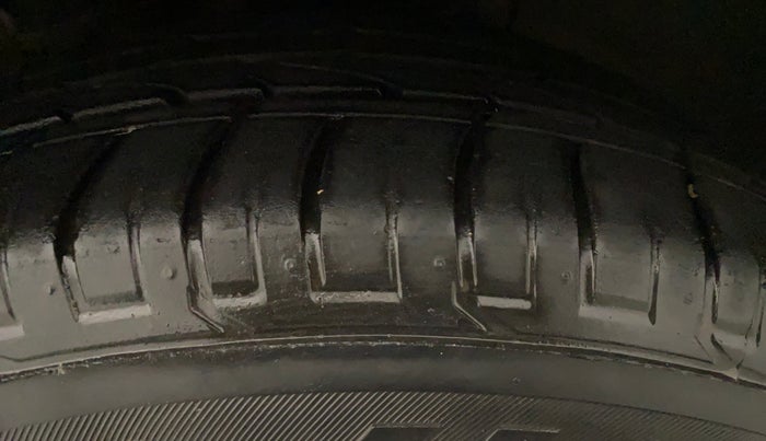 2017 Hyundai Creta SX PLUS AT 1.6 PETROL, Petrol, Automatic, 90,305 km, Left Rear Tyre Tread