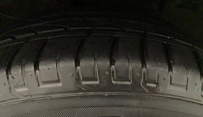 2017 Hyundai Creta SX PLUS AT 1.6 PETROL, Petrol, Automatic, 90,305 km, Left Front Tyre Tread
