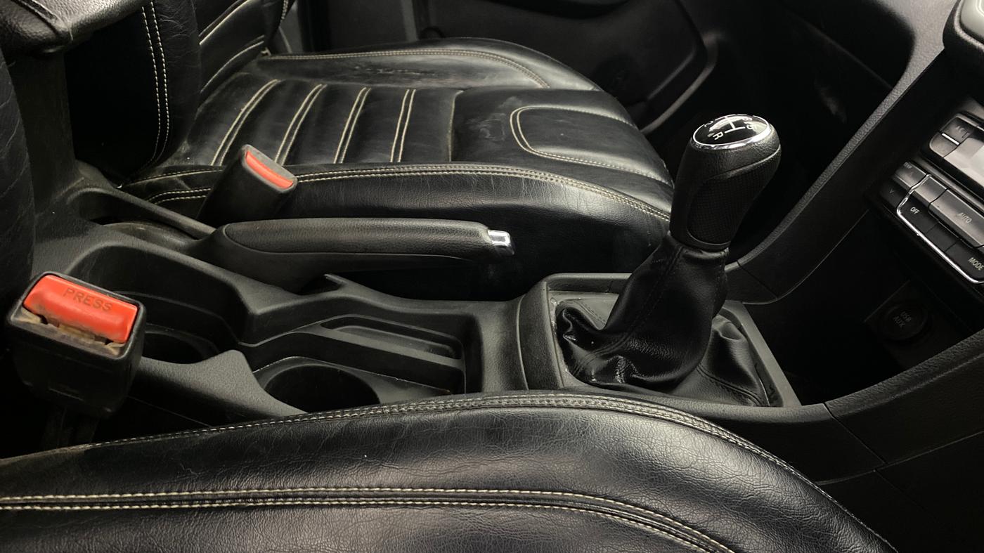 2021 Maruti Vitara Brezza VXI, CNG, Manual, 97,224 km, Gear Lever