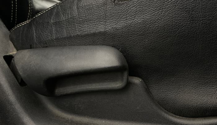 2021 Maruti Vitara Brezza VXI, CNG, Manual, 96,867 km, Driver Side Adjustment Panel