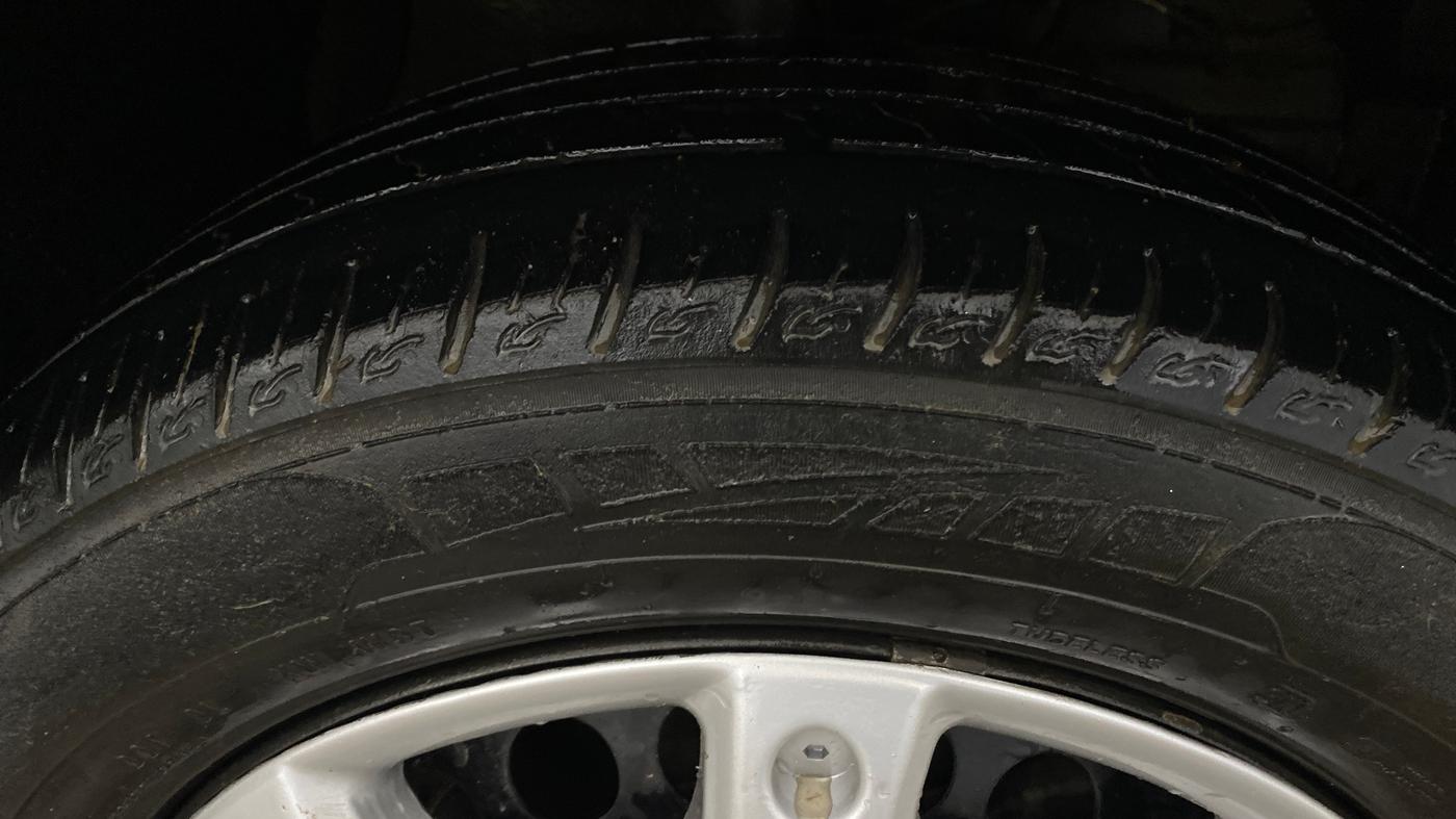 2021 Maruti Vitara Brezza VXI, CNG, Manual, 97,224 km, Right Front Tyre Tread