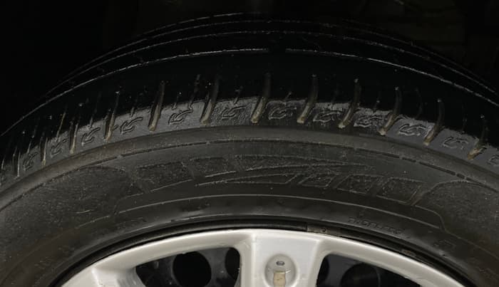 2021 Maruti Vitara Brezza VXI, CNG, Manual, 96,867 km, Right Front Tyre Tread