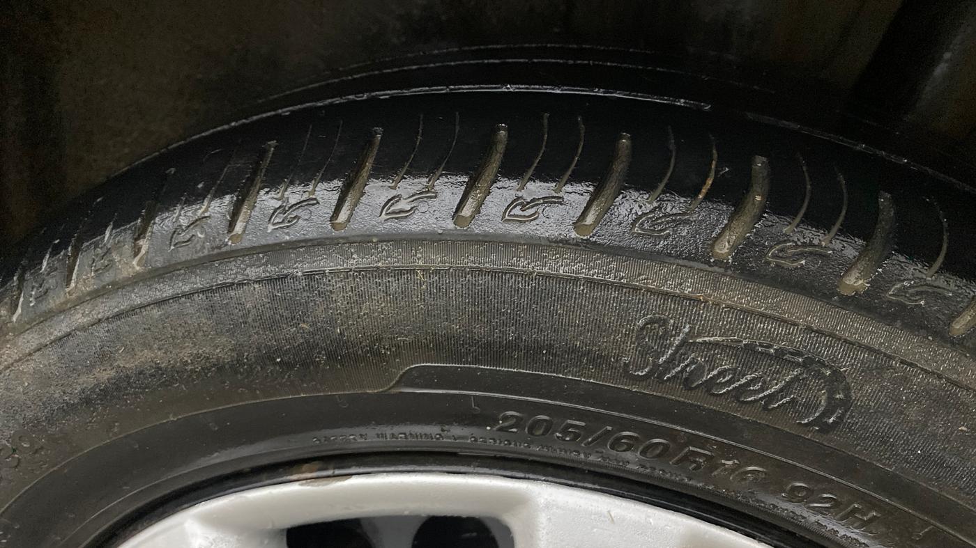 2021 Maruti Vitara Brezza VXI, CNG, Manual, 97,224 km, Left Rear Tyre Tread