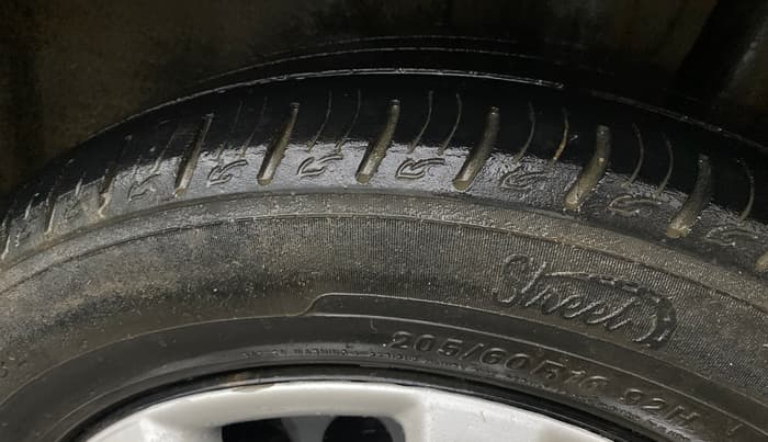 2021 Maruti Vitara Brezza VXI, CNG, Manual, 96,867 km, Left Rear Tyre Tread