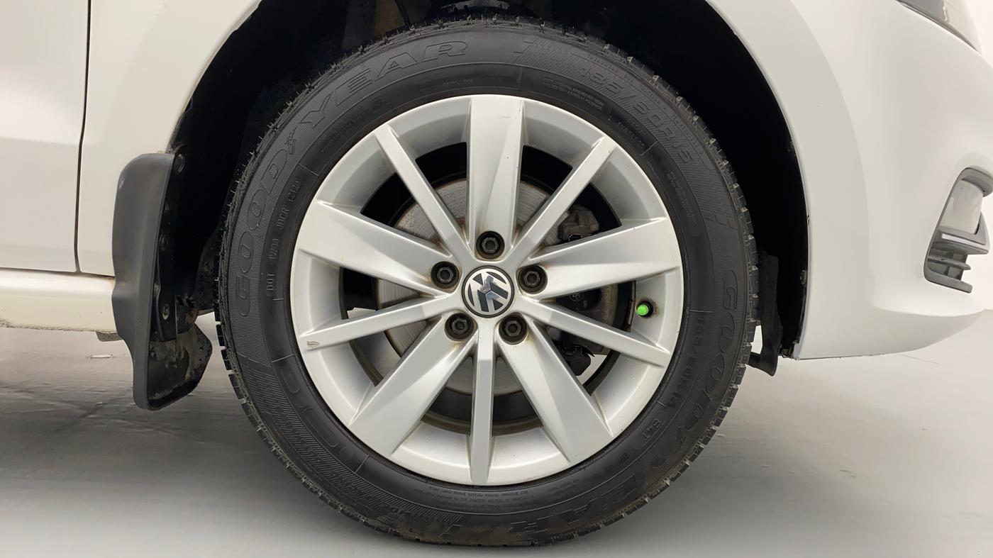 2016 Volkswagen Polo HIGHLINE1.2L PETROL, Petrol, Manual, 58,810 km, Right Front Wheel