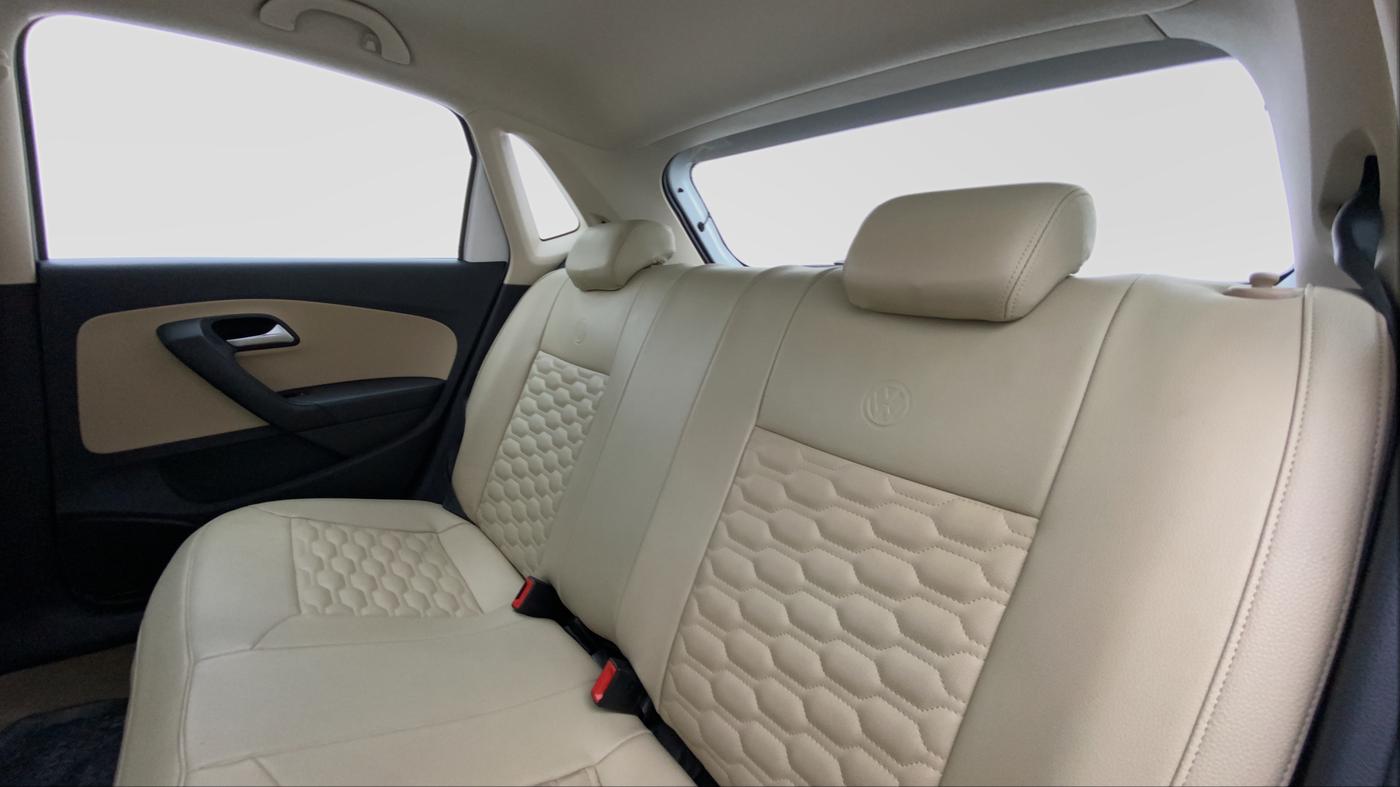 2016 Volkswagen Polo HIGHLINE1.2L PETROL, Petrol, Manual, 58,810 km, Right Side Door Cabin View