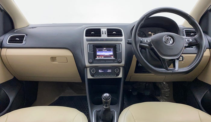 2016 Volkswagen Polo HIGHLINE1.2L PETROL, Petrol, Manual, 58,810 km, Dashboard View