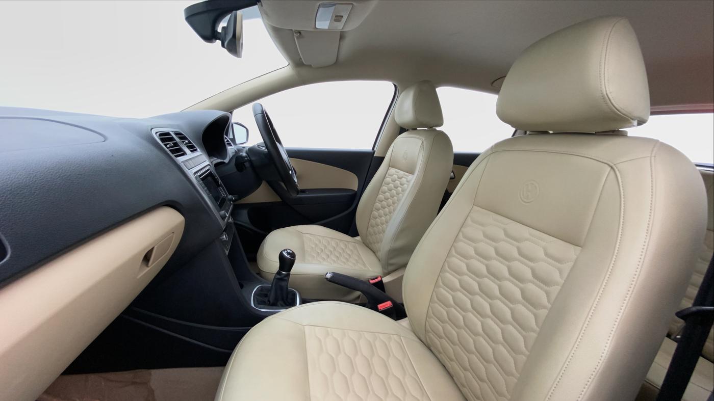 2016 Volkswagen Polo HIGHLINE1.2L PETROL, Petrol, Manual, 58,810 km, Right Side Front Door Cabin View