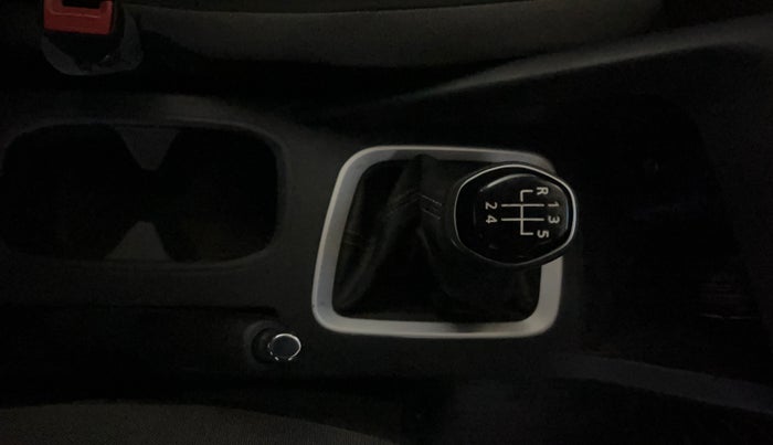 2025 Nissan MAGNITE N-Connecta B4D 1.0 Petrol MT, Petrol, Manual, 2,786 km, Gear Lever