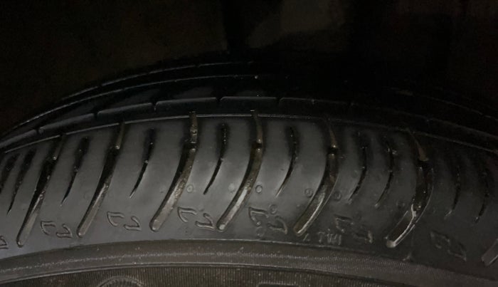 2025 Nissan MAGNITE N-Connecta B4D 1.0 Petrol MT, Petrol, Manual, 2,786 km, Left Rear Tyre Tread