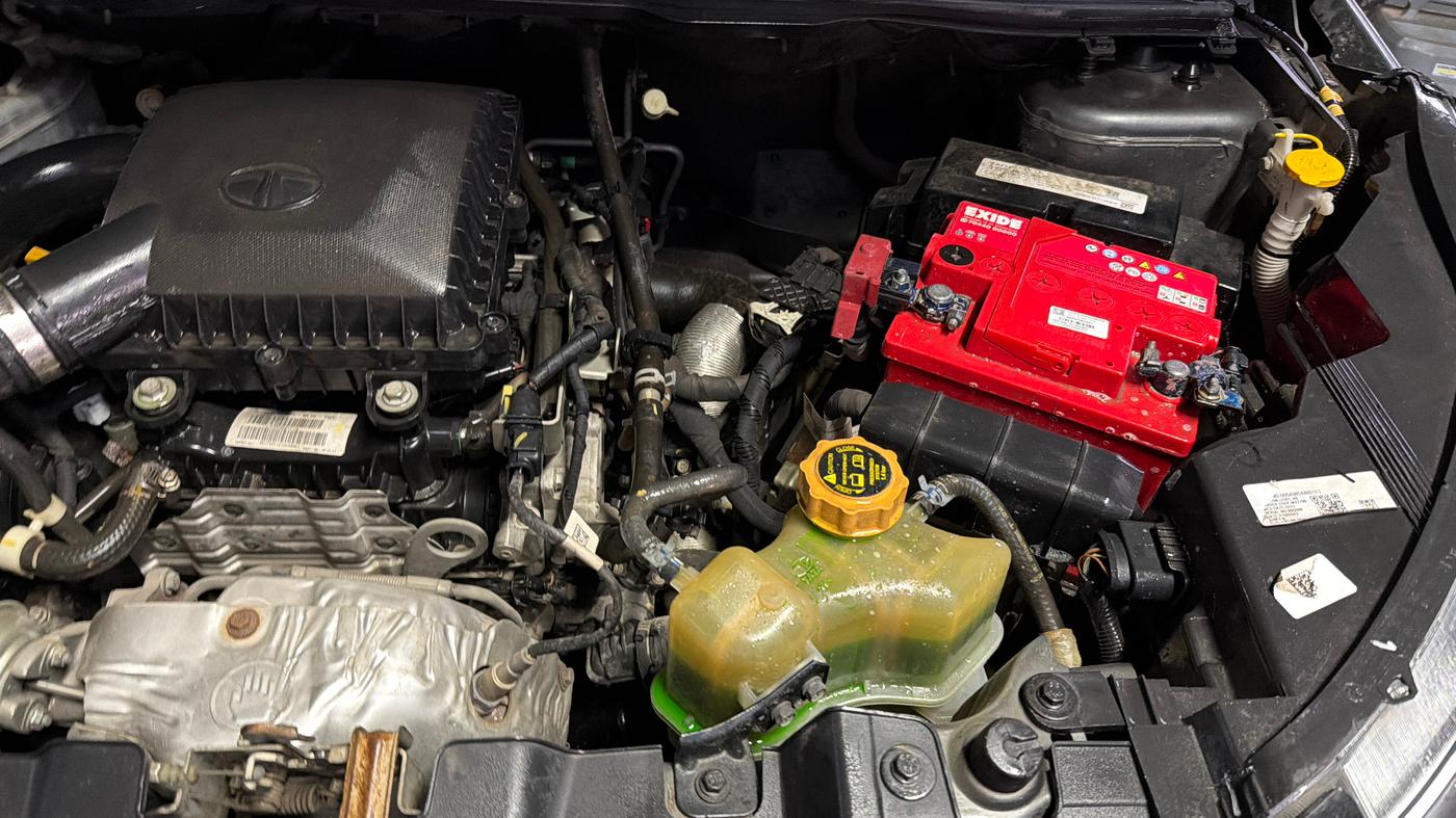2021 Tata NEXON XMA PETROL, Petrol, Automatic, 67,984 km, Engine View - Left