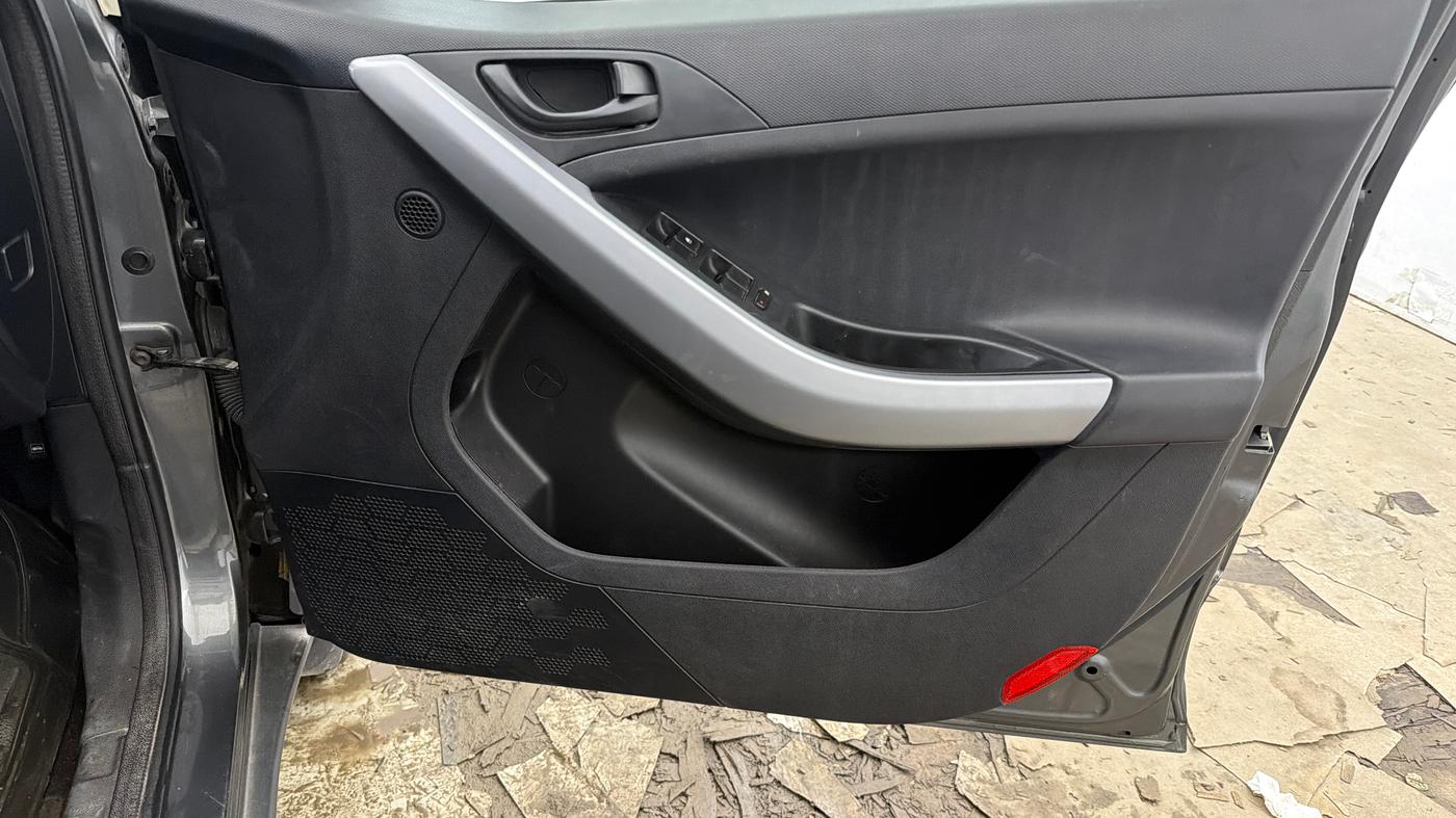 2021 Tata NEXON XMA PETROL, Petrol, Automatic, 67,984 km, Driver Side Door Panels Control