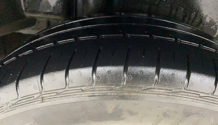2018 Maruti Ciaz SIGMA 1.4 MT PETROL, Petrol, Manual, 39,988 km, Right Rear Tyre Tread