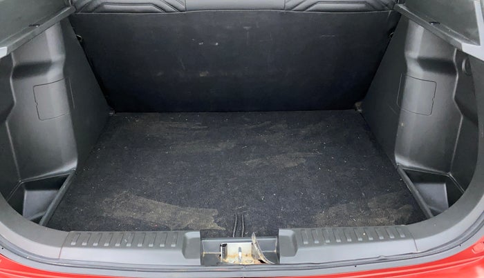 2018 Maruti Vitara Brezza VDI, Diesel, Manual, 27,658 km, Boot Inside