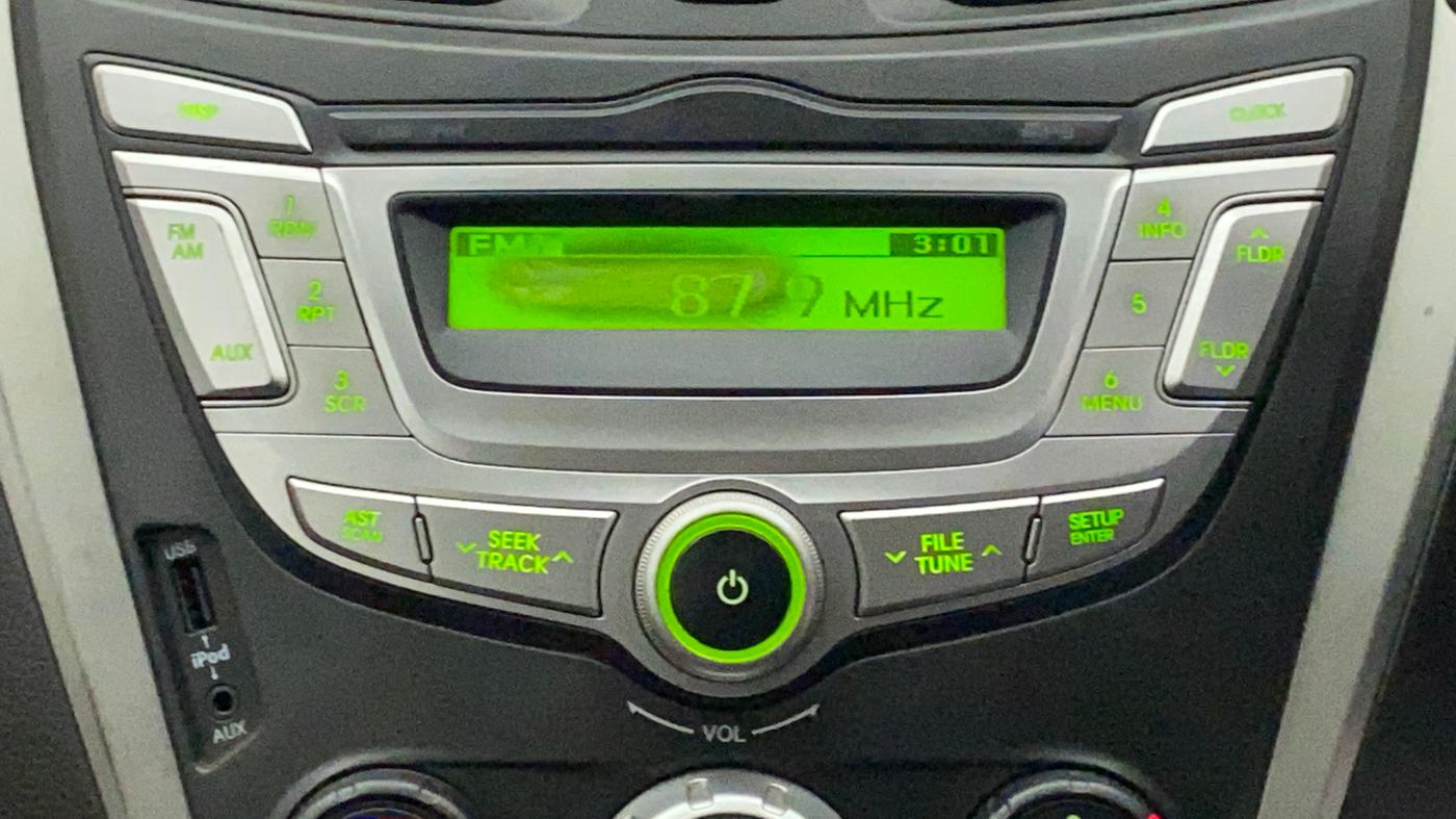 2014 Hyundai Eon MAGNA +, Petrol, Manual, 27,949 km, Infotainment System