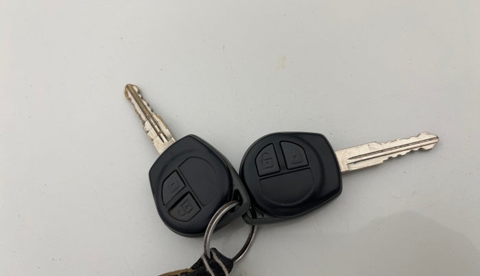 2014 Maruti Swift VXI, Petrol, Manual, 62,348 km, Key Close Up