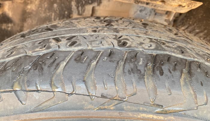 2020 Tata Harrier XZA 2.0L, Diesel, Automatic, 1,34,949 km, Left Front Tyre Tread