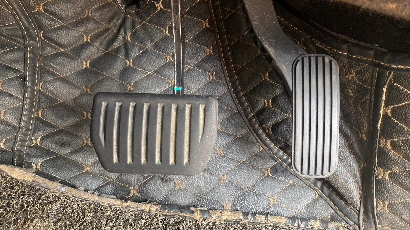 2020 Tata Harrier XZA 2.0L, Diesel, Automatic, 1,34,949 km, Pedals