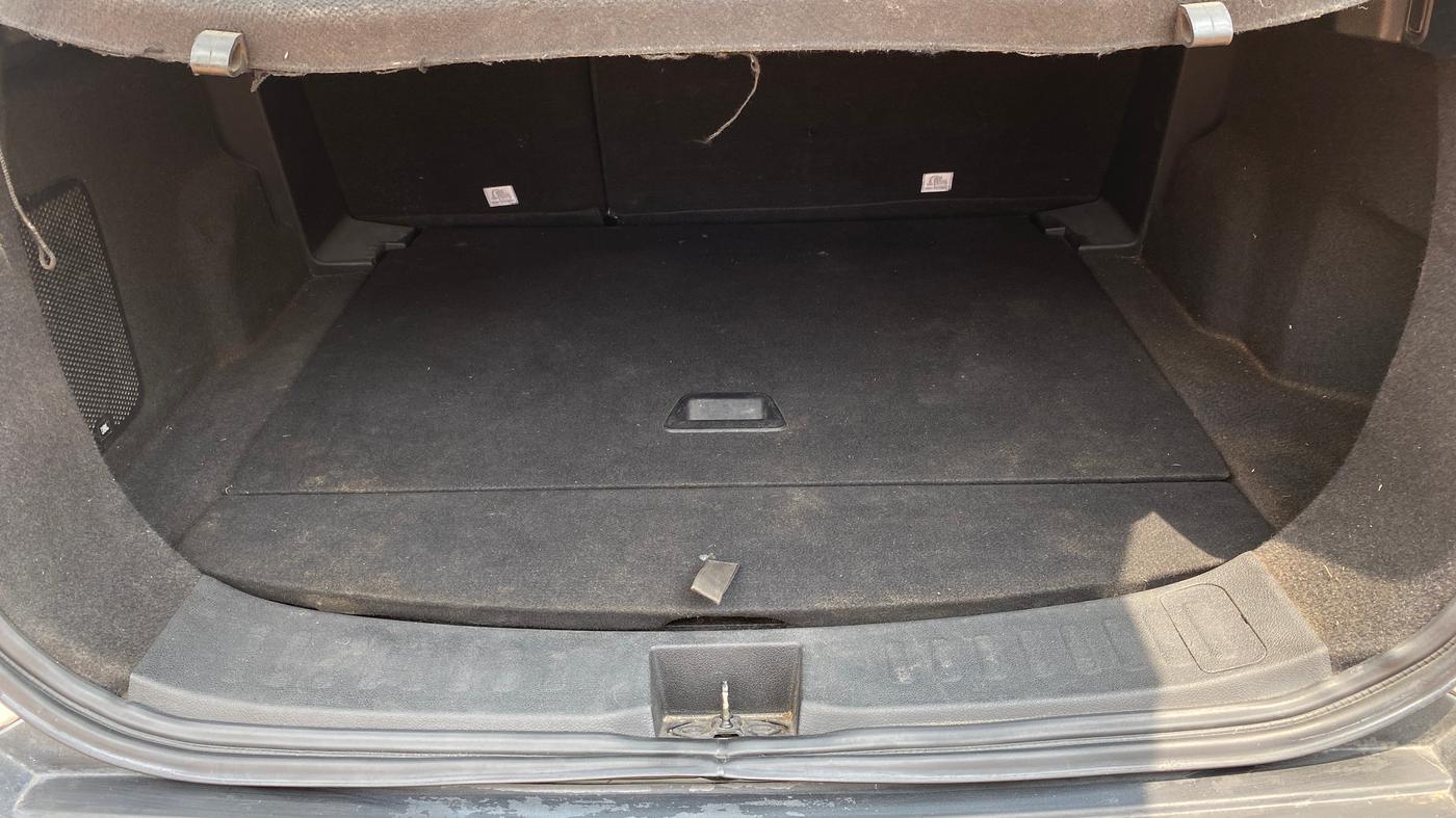 2020 Tata Harrier XZA 2.0L, Diesel, Automatic, 1,34,949 km, Boot Inside