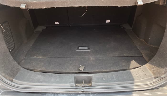 2020 Tata Harrier XZA 2.0L, Diesel, Automatic, 1,34,949 km, Boot Inside