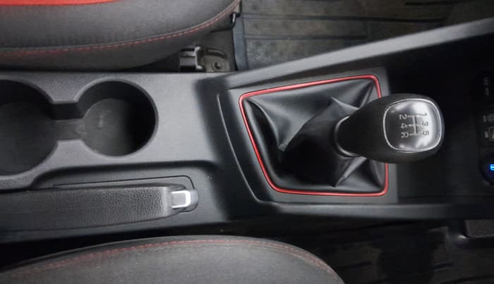 2018 Hyundai i20 Active 1.2 S, Petrol, Manual, 60,985 km, Gear Lever
