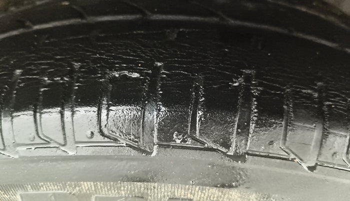 2016 Tata Tiago XZ PETROL, Petrol, Manual, 53,830 km, Right Front Tyre Tread