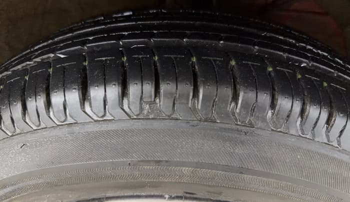 2019 Maruti Swift LXI, Petrol, Manual, 44,283 km, Right Front Tyre Tread