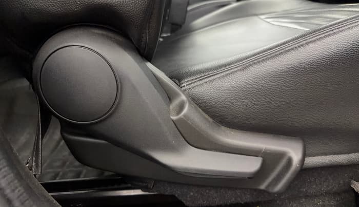 2019 Maruti Swift LXI, Petrol, Manual, 44,283 km, Driver Side Adjustment Panel