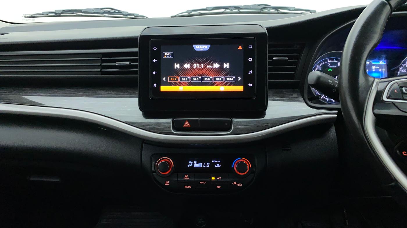 2019 Maruti XL6 ALPHA SHVS  MT, Petrol, Manual, 82,057 km, Air Conditioner