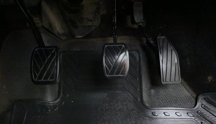 2019 Maruti XL6 ALPHA SHVS  MT, Petrol, Manual, 82,057 km, Pedals