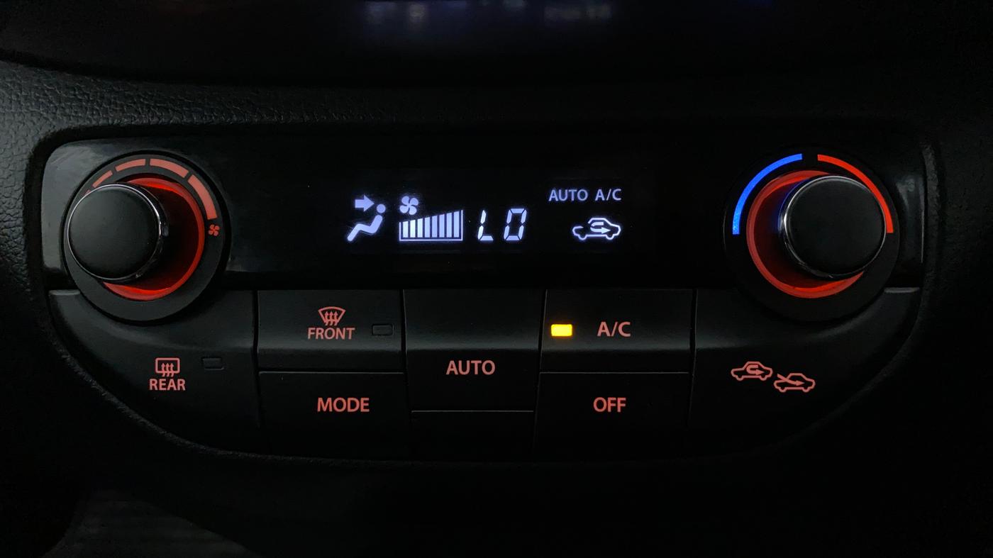 2019 Maruti XL6 ALPHA SHVS  MT, Petrol, Manual, 82,057 km, Automatic Climate Control