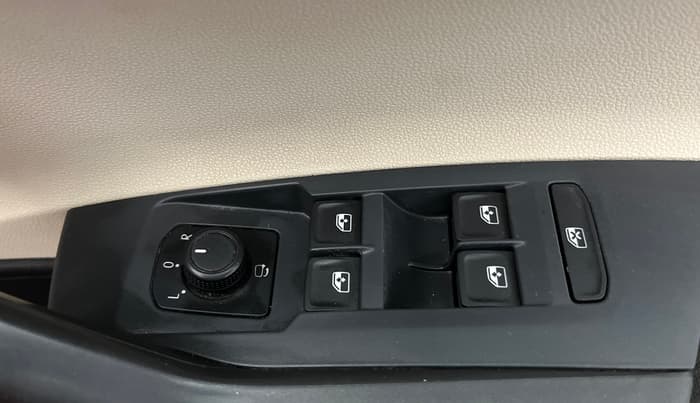 2022 Skoda SLAVIA AMBITION 1.0L TSI AT, Petrol, Automatic, 51,543 km, Driver Side Door Panels Control