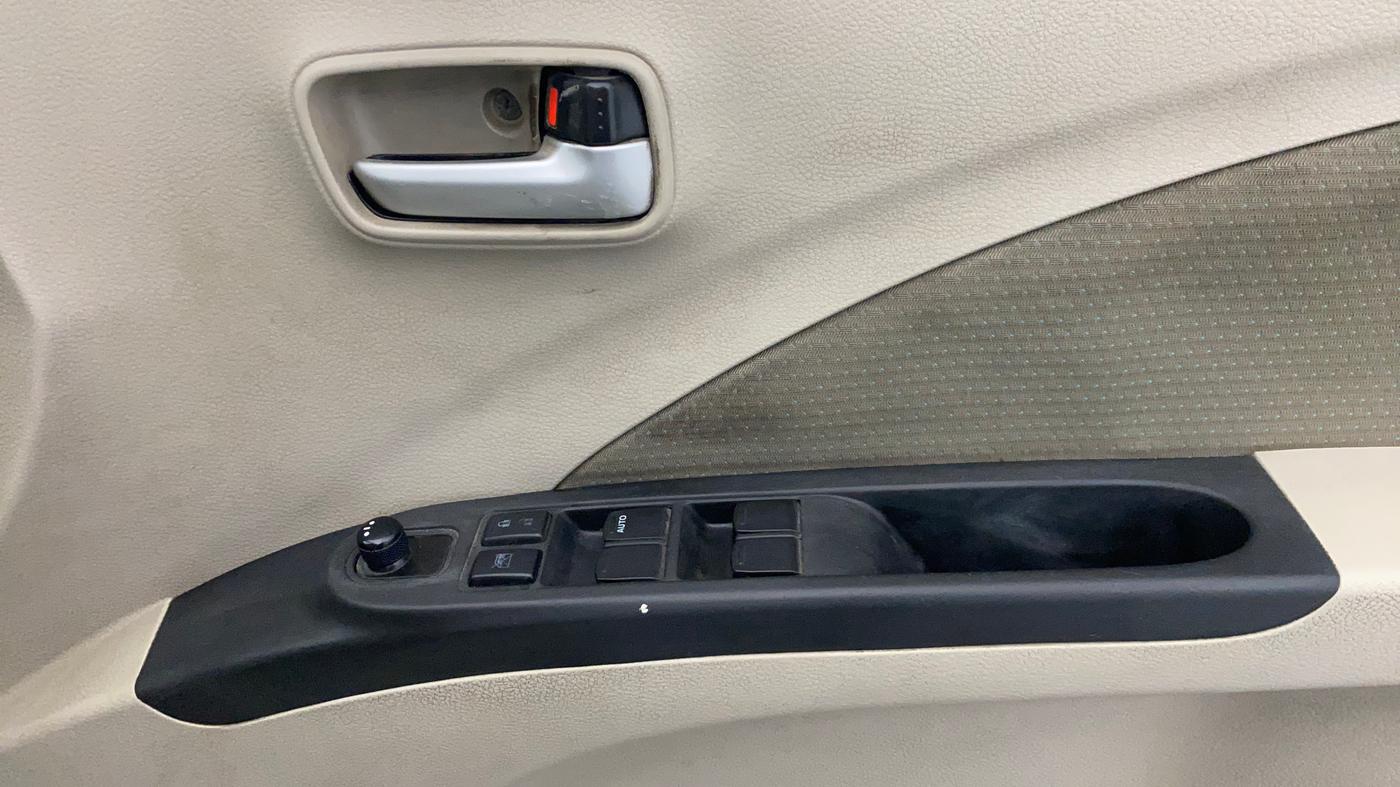 2018 Maruti Celerio ZXI, Petrol, Manual, 1,01,656 km, Driver Side Door Panels Control