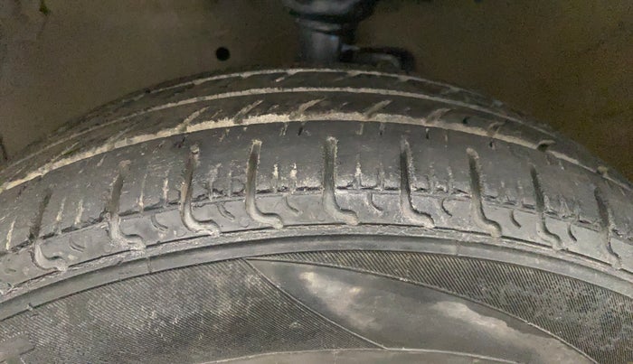 2018 Maruti Celerio ZXI, Petrol, Manual, 1,01,656 km, Left Front Tyre Tread
