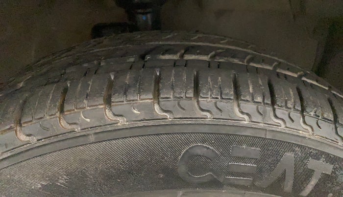 2018 Maruti Celerio ZXI, Petrol, Manual, 1,01,656 km, Right Front Tyre Tread