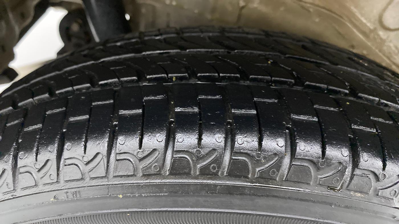 2013 Maruti Wagon R 1.0 VXI, Petrol, Manual, 32,712 km, Right Rear Tyre Tread