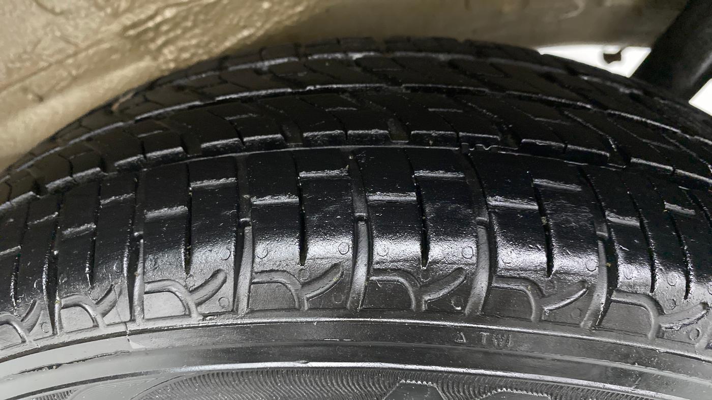 2013 Maruti Wagon R 1.0 VXI, Petrol, Manual, 32,712 km, Left Rear Tyre Tread