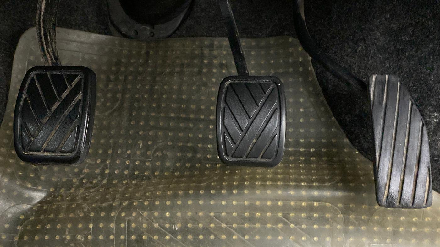 2013 Maruti Wagon R 1.0 VXI, Petrol, Manual, 32,712 km, Pedals