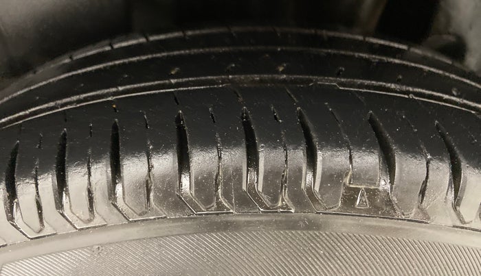 2019 Maruti Swift LXI, Petrol, Manual, 10,616 km, Left Rear Tyre Tread