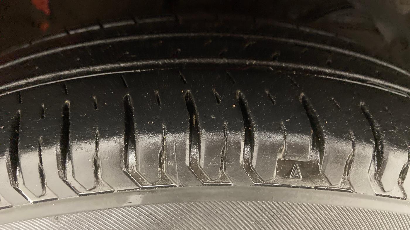 2019 Maruti Swift LXI, Petrol, Manual, 10,616 km, Right Front Tyre Tread
