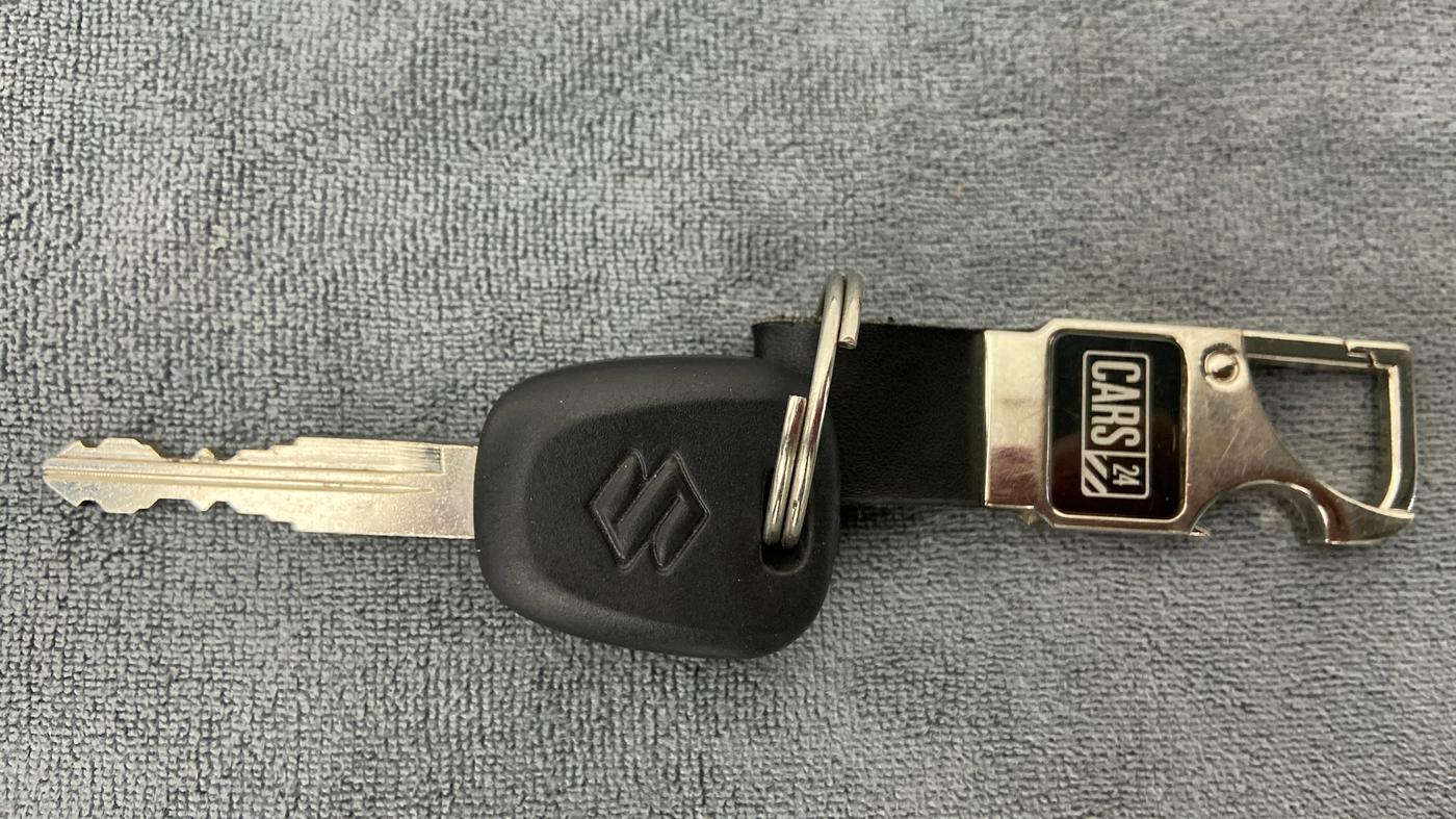 2019 Maruti Swift LXI, Petrol, Manual, 10,616 km, Key Close Up