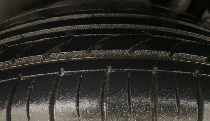 2013 Maruti Swift Dzire VXI, Petrol, Manual, 68,628 km, Left Rear Tyre Tread