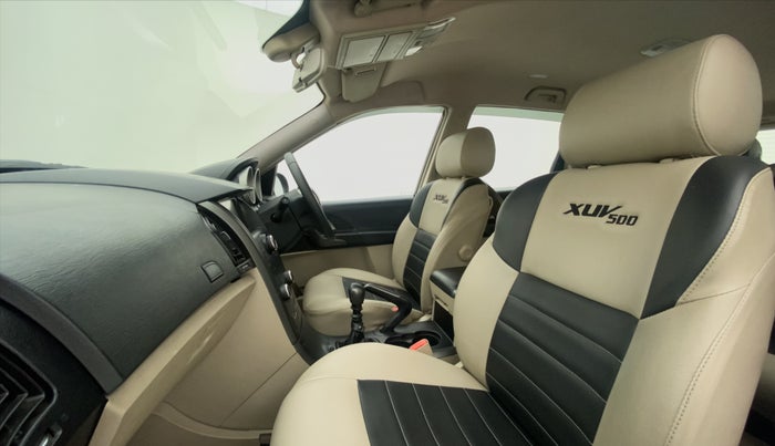 2016 Mahindra XUV500 W6 4X2, Diesel, Manual, 46,515 km, Right Side Front Door Cabin