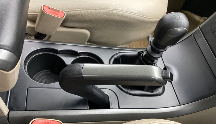 2016 Mahindra XUV500 W6 4X2, Diesel, Manual, 46,515 km, Gear Lever
