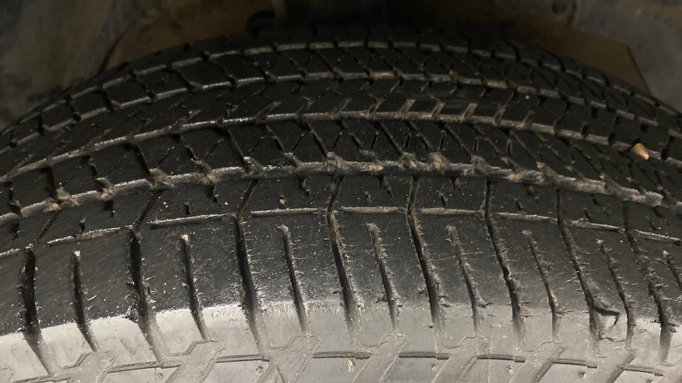 2016 Mahindra XUV500 W6 4X2, Diesel, Manual, 46,515 km, Right Front Tyre Tread