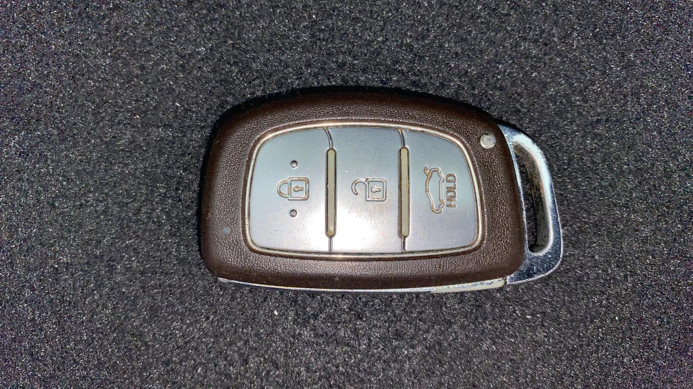 2016 Hyundai Grand i10 ASTA AT 1.2 KAPPA VTVT, Petrol, Automatic, 78,377 km, Key Close Up