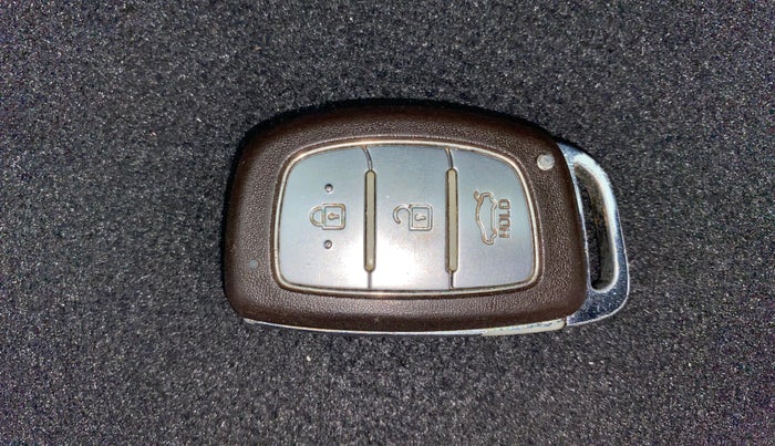 2016 Hyundai Grand i10 ASTA AT 1.2 KAPPA VTVT, Petrol, Automatic, 78,377 km, Key Close Up