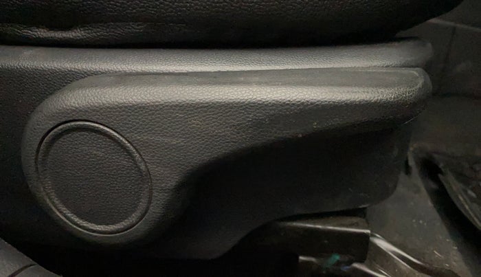 2016 Hyundai Grand i10 ASTA AT 1.2 KAPPA VTVT, Petrol, Automatic, 78,377 km, Driver Side Adjustment Panel